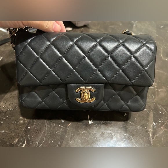 100% Authentic Chanel lambskin quilted  mini rectangular flap - Picture 1 of 15